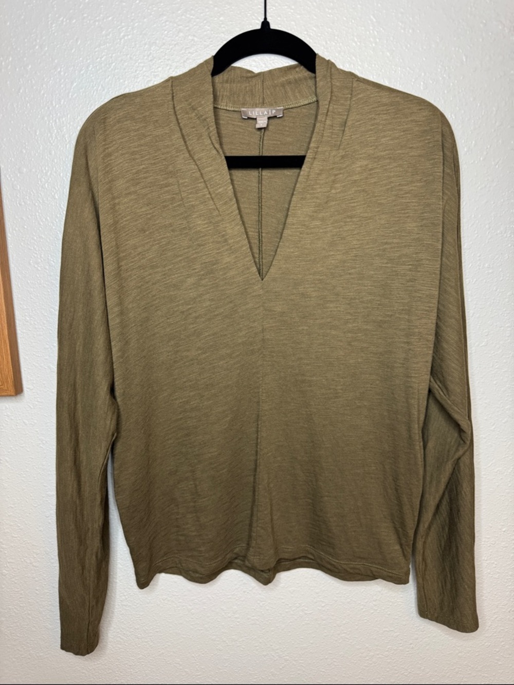 Lilla P Olive‎ Split V-Neck Lightweight Dolman Long Sleeve Top - S